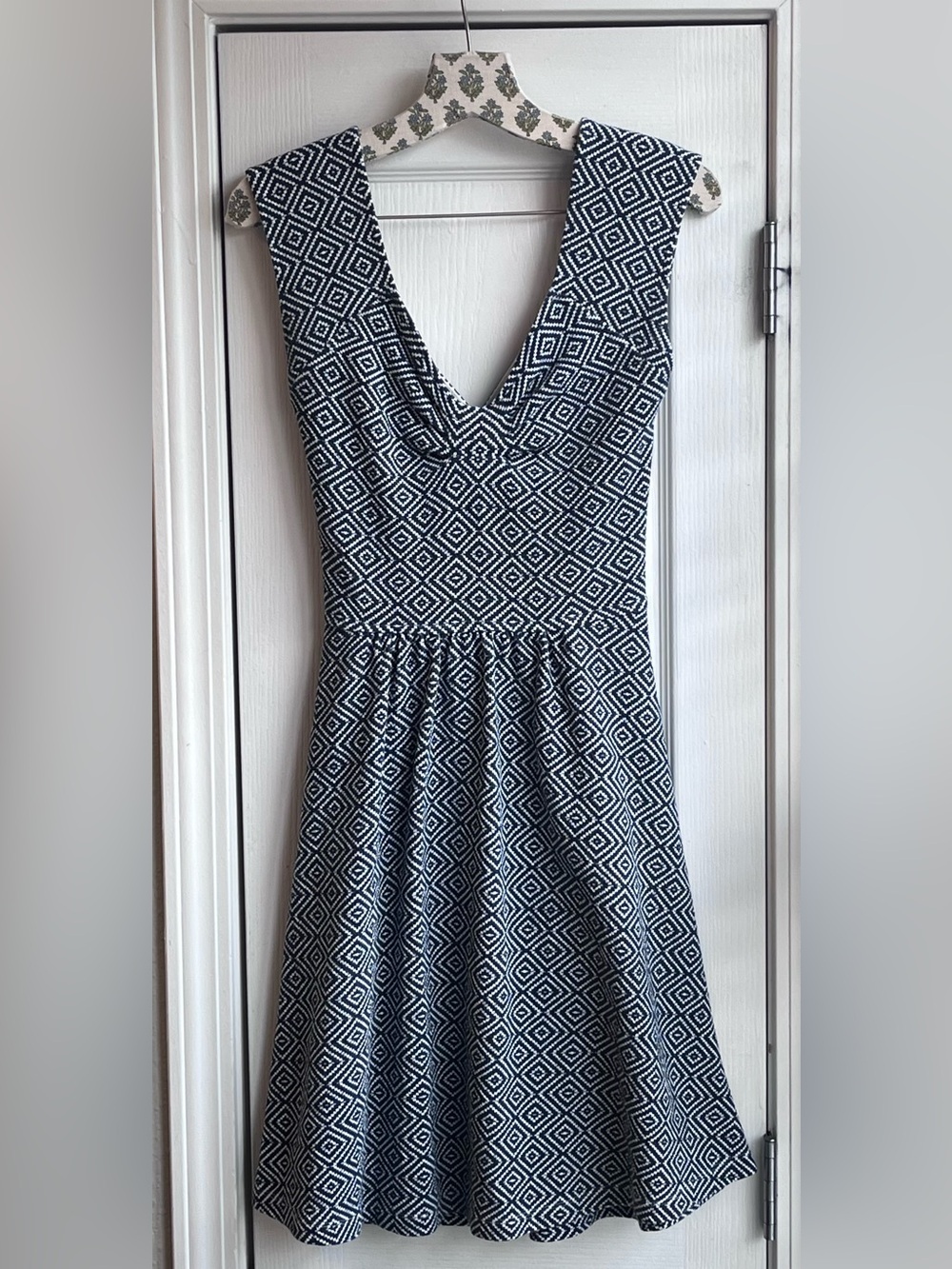 ANTHROPOLOGIE Postmark 9-H15 STCL Open Back Crisscross Dress Navy White Size 6
